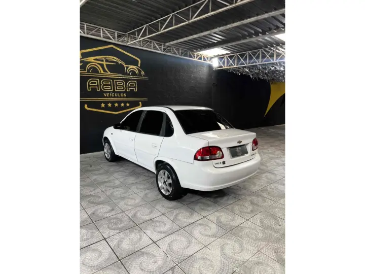 CLASSIC 1.0 MPFI LS 8V FLEX 4P MANUAL