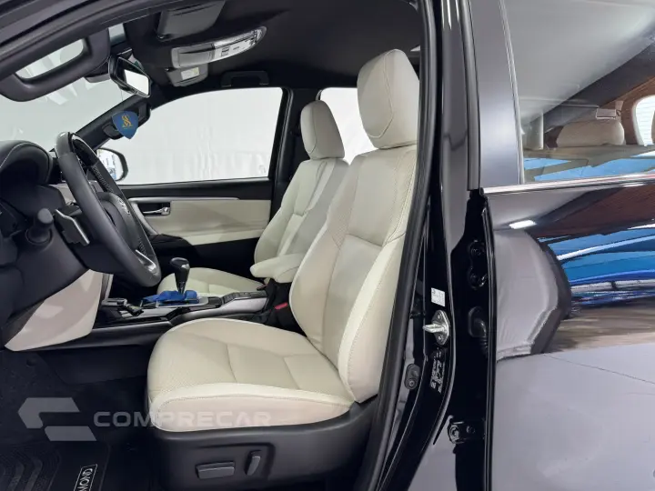 HILUX SW4 2.8 SRX Diamond 4X4 7 Lugares 16V Turbo Intercoole