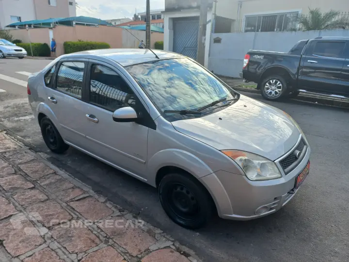 FIESTA 1.6 MPI Sedan 8V
