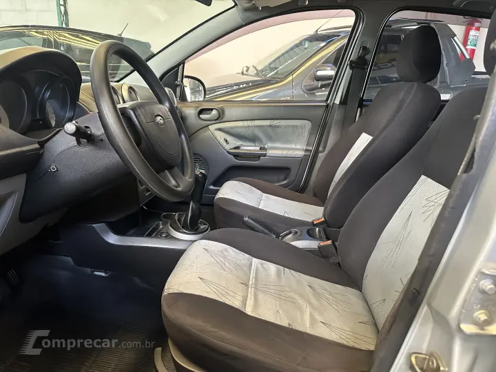 FIESTA 1.6 MPI Hatch 8V