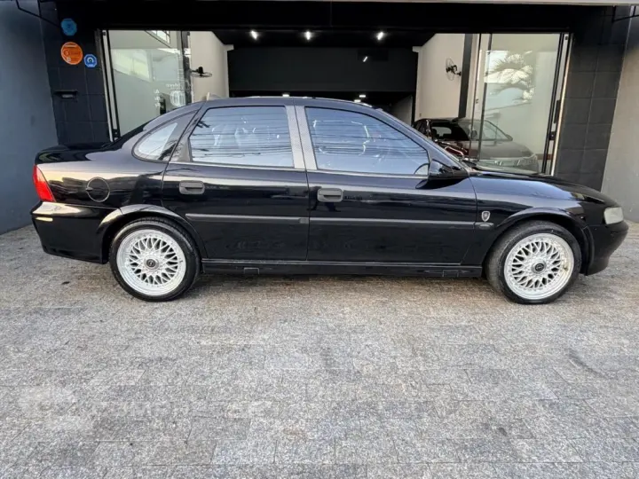 VECTRA 2.0 MPFI GLS 8V GASOLINA 4P MANUAL