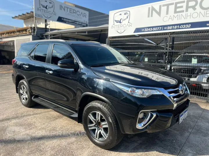 HILUX SW4 2.7 SRV 7 Lugares 4X2 16V