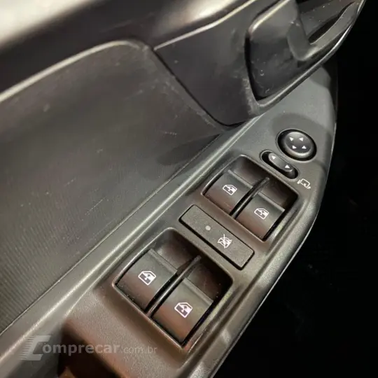 Strada Freedom 1.3 Flex 8V CD