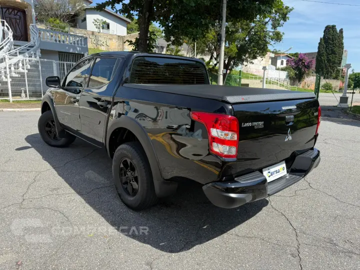 L200 TRITON 2.4 16V Turbo Outdoor GLS CD 4X4