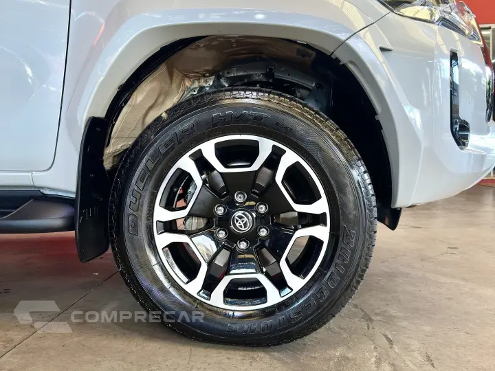 HILUX 2.8 D-4D TURBO DIESEL CD SRX PLUS 4X4 AUTOMÁTICO