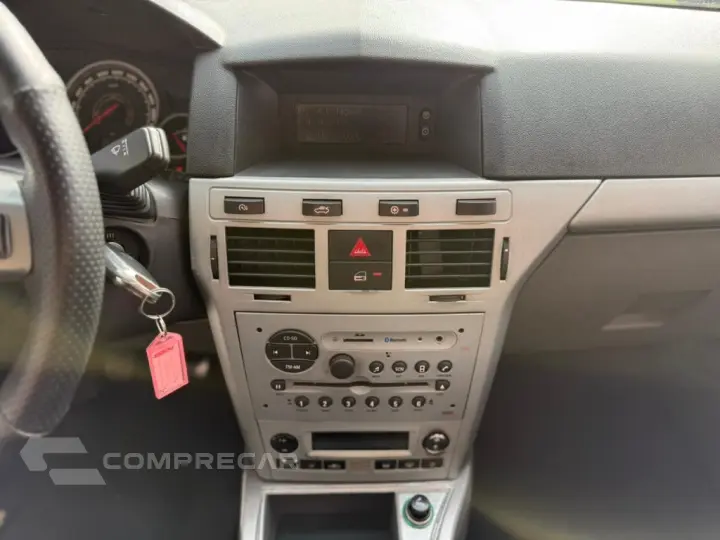 VECTRA 2.0 MPFI ELEGANCE 8V FLEX 4P MANUAL