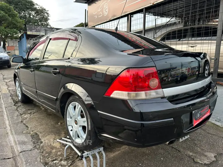 VECTRA 2.0 MPFI Elegance 8V