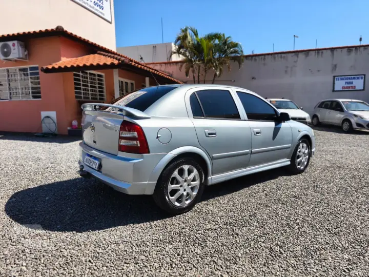 ASTRA 2.0 MPFI Advantage 8V