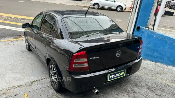 ASTRA 1.8 MPFI Sedan Comfort 8V