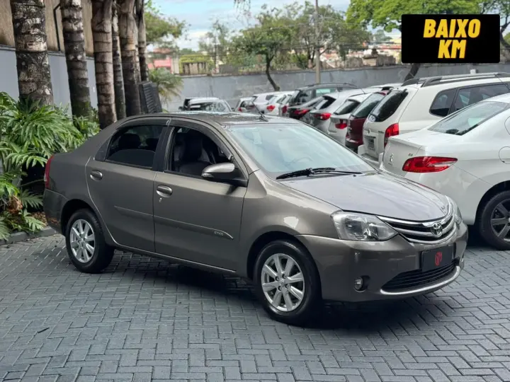 ETIOS 1.5 XLS Sedan 16V
