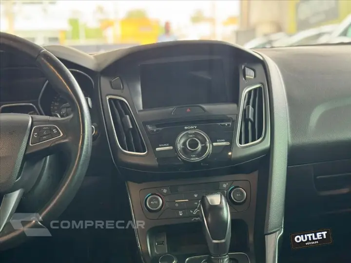 FOCUS 2.0 TITANIUM FASTBACK 16V FLEX 4P POWERSHIFT