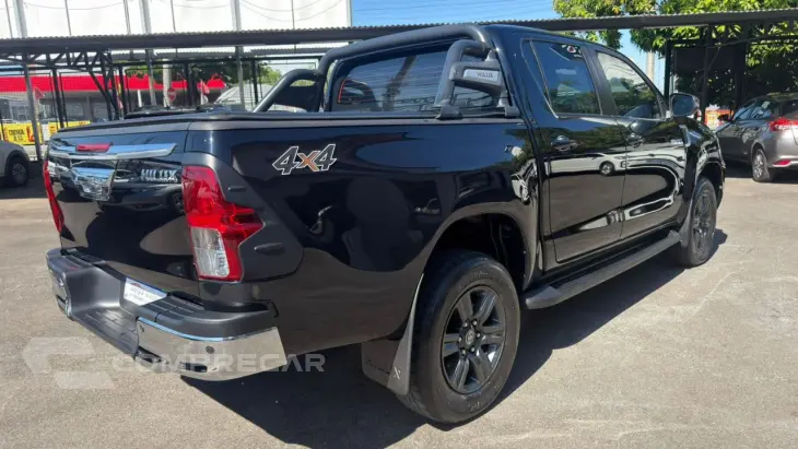 Hilux Caminhonete 2.8 16V 4P SR 4X4 DIESEL CABINE DUPLA AUTO