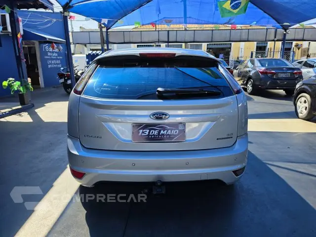 FOCUS HATCH - 2.0 GLX 16V 4P AUTOMÁTICO
