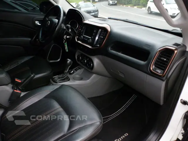 TORO 2.0 16V Turbo Volcano 4X4