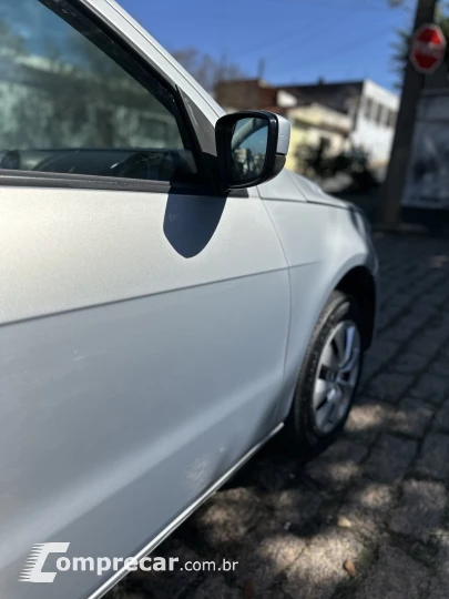 VOYAGE 1.0 MI Comfortline 8V