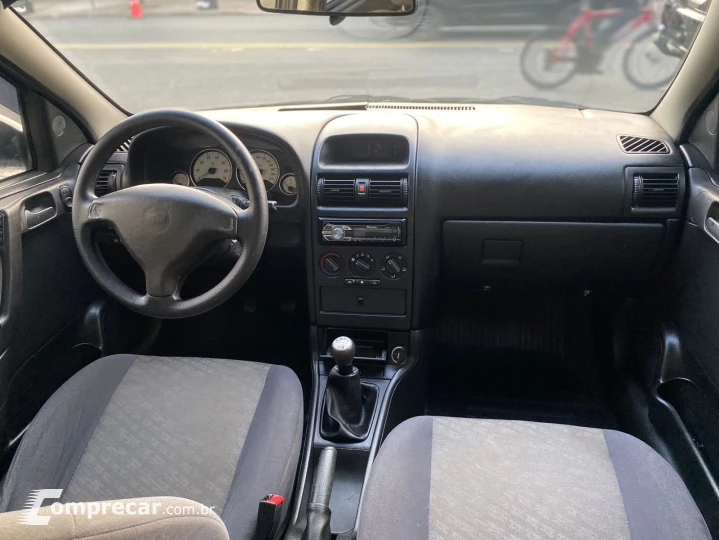 ASTRA 1.8 MPFI Sedan Comfort 8V