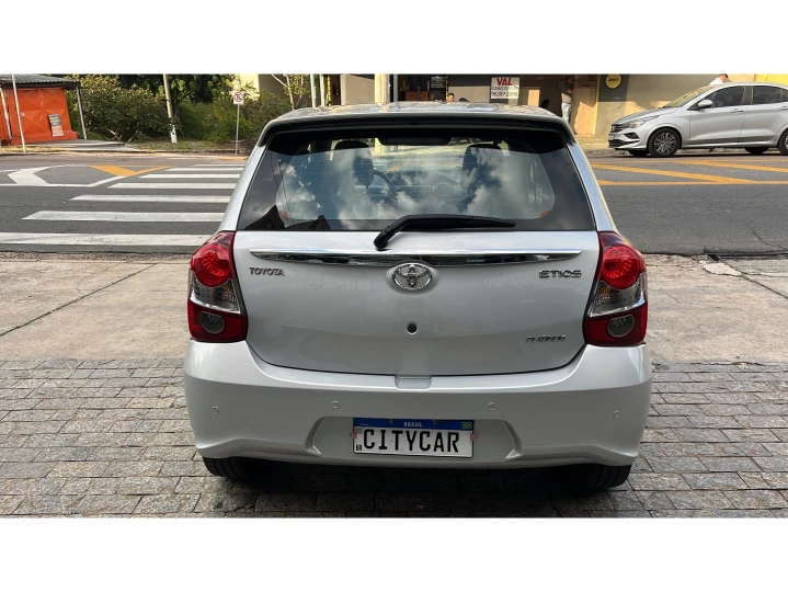 ETIOS 1.5 PLATINUM 16V FLEX 4P AUTOMÁTICO
