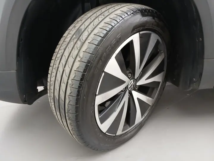 TAOS 1.4 250 TSI TOTAL FLEX HIGHLINE AUTOMÁTICO