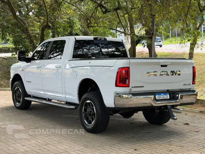 2500 6.7 I6 Turbo Laramie CD 4X4
