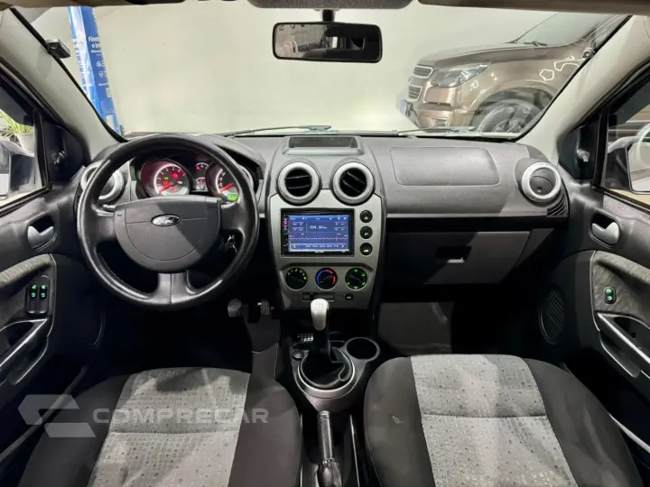 Fiesta Sedan 1.6 4P FLEX