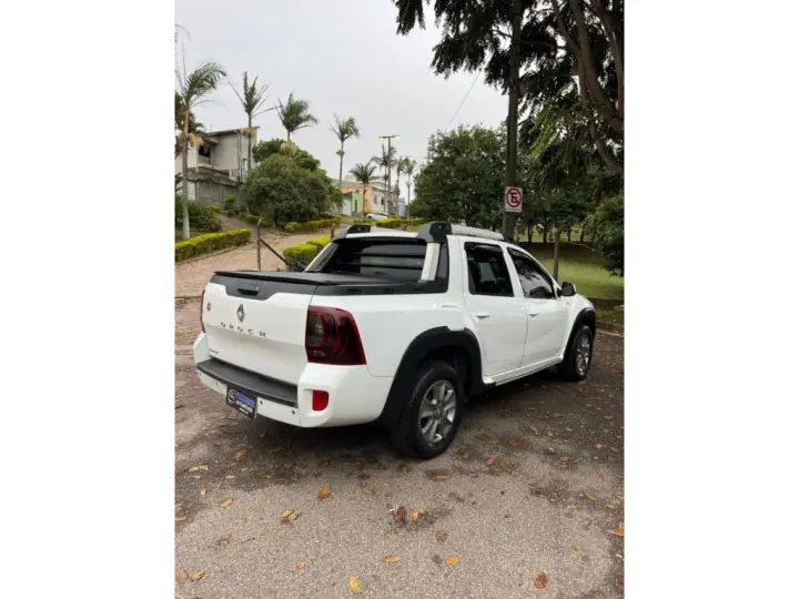 DUSTER OROCH 2.0 16V FLEX DYNAMIQUE 4P AUTOMÁTICO