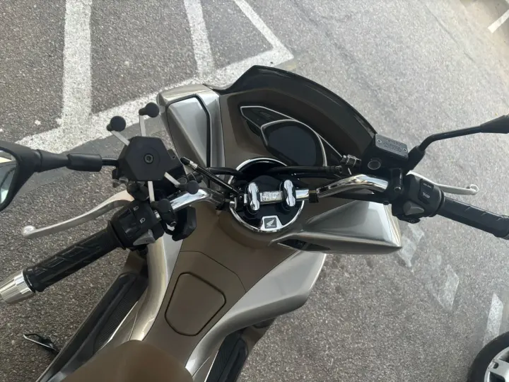 pcx dlx