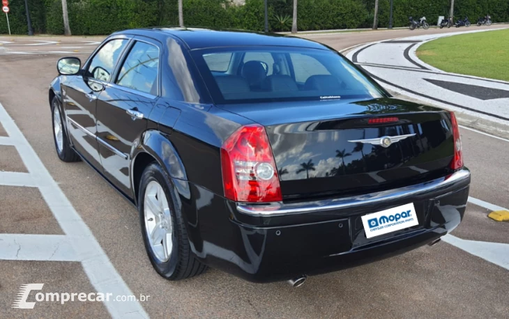 300 C 5.7 Hemi Sedan V8 16V