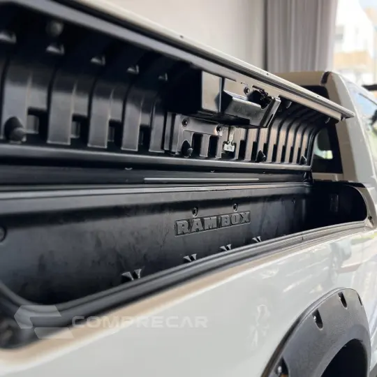 2500 6.7 I6 Turbo Laramie CD 4X4