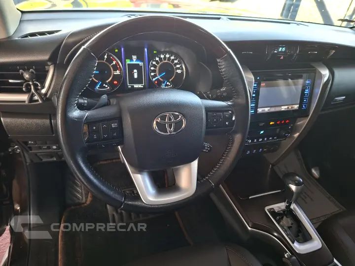 HILUX SW4 2.8 D-4d Turbo SRX 7L 4X4