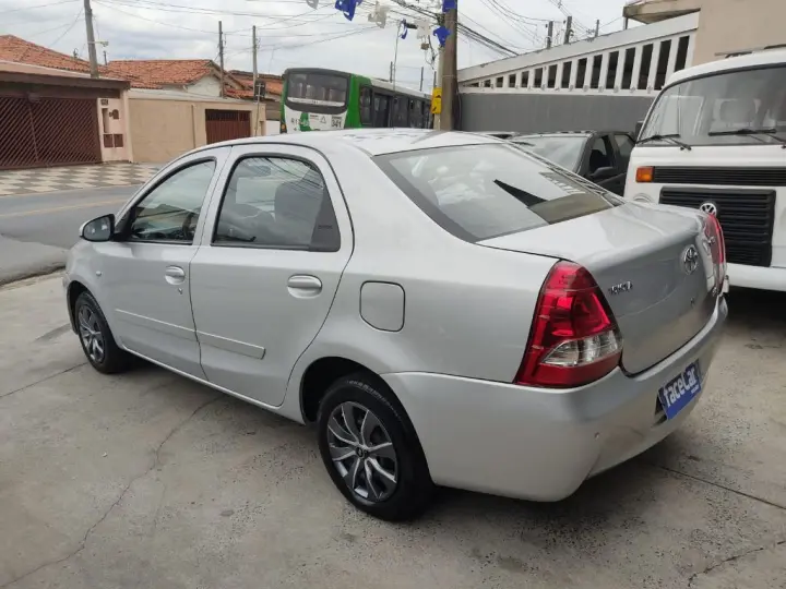 ETIOS X Sedan 1.5 Flex 16V 4p Mec.
