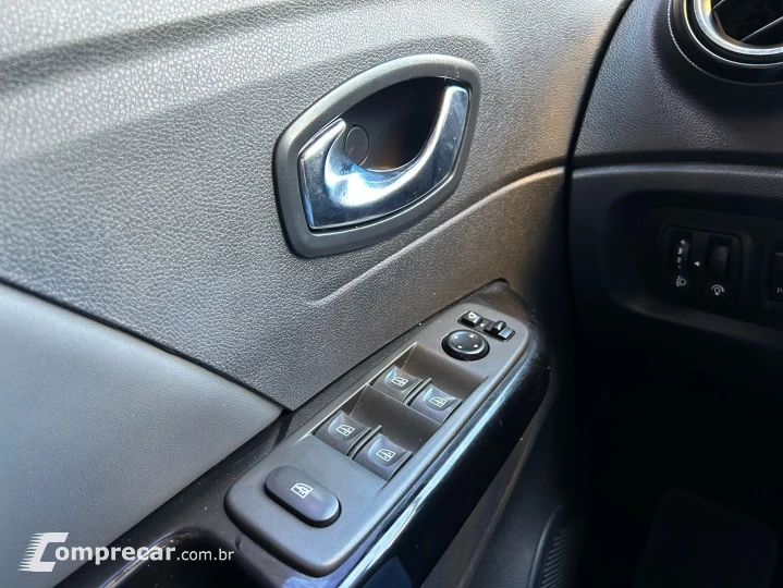 CAPTUR Intense 2.0 16V Flex 5p Aut.