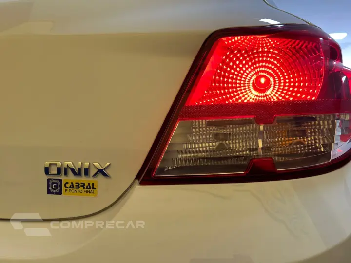 ONIX HATCH LS 1.0 8V FlexPower 5p Mec.