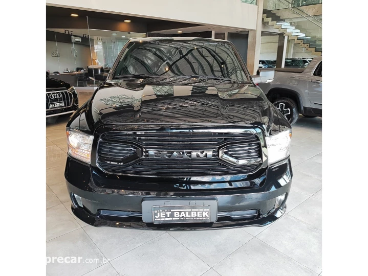 CLASSIC 5.7 V8 GASOLINA LARAMIE NIGHT EDITION CD 4X4 AUTOMÁT