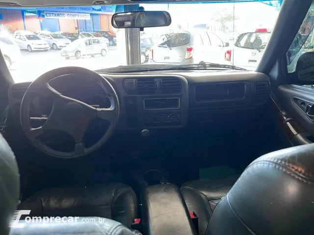 S10 - 2.4 MPFI EXECUTIVE 4X2 CD 8V 4P MANUAL
