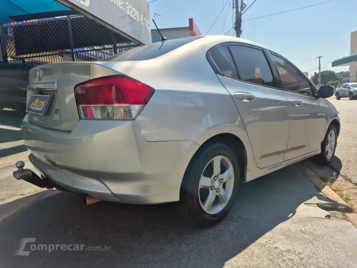 CITY 1.5 LX Sedan 16V