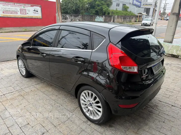 FIESTA 1.6 Titanium Hatch 16V
