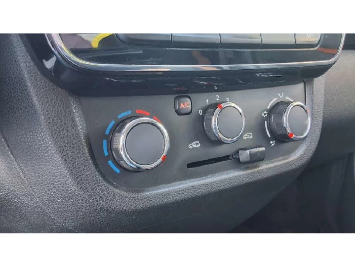 KWID 1.0 12V SCE FLEX OUTSIDER MANUAL