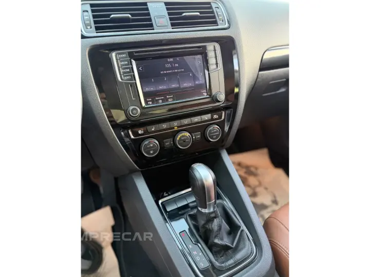 JETTA 2.0 TSI HIGHLINE 211CV GASOLINA 4P TIPTRONIC