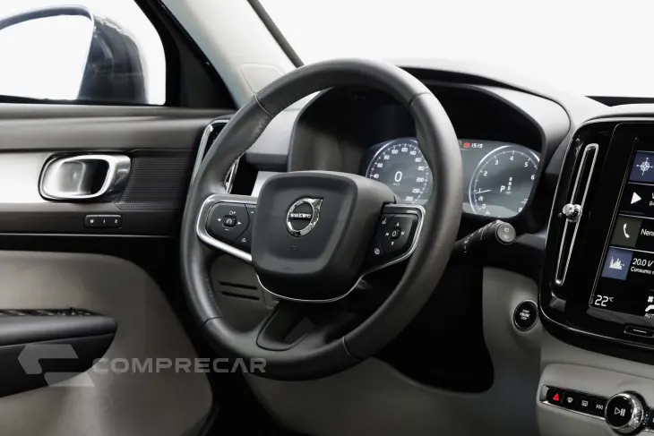 XC40 2.0 T5 Momentum AWD Geartronic