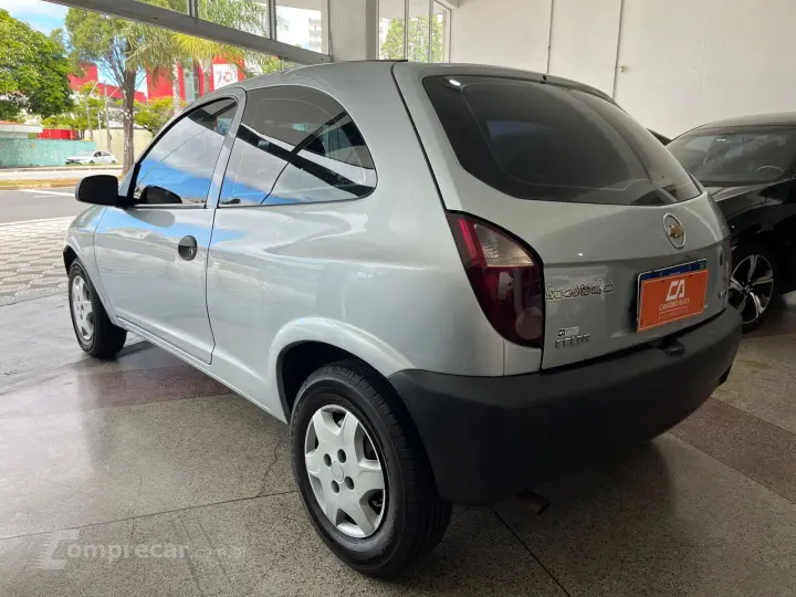 CELTA 1.0 MPFI Life 8V