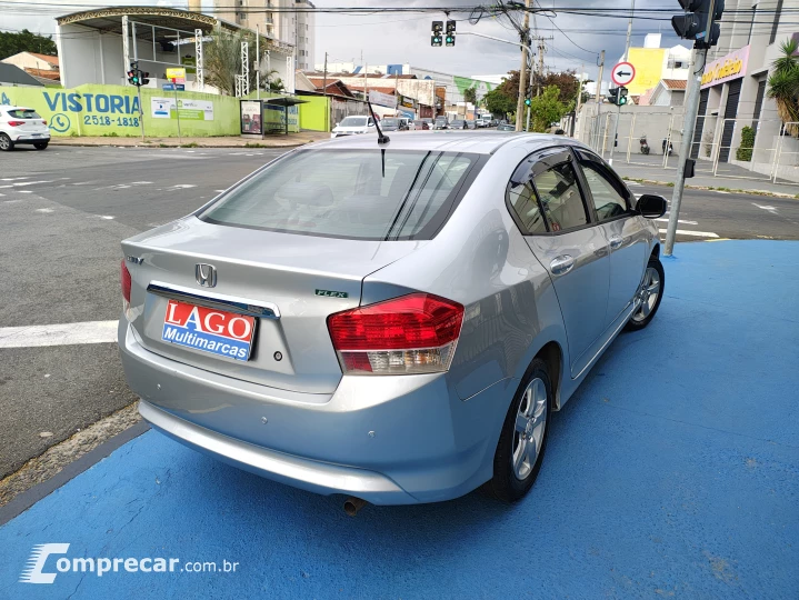 CITY 1.5 LX Sedan 16V