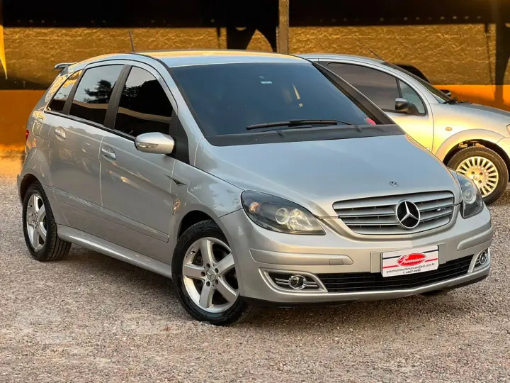 B 200 2.0 8V Gasolina 4P Automático