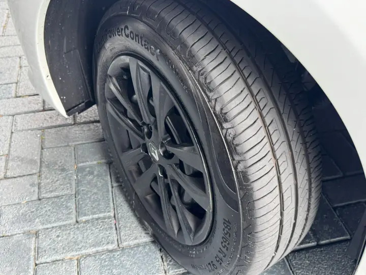 LOGAN 1.6 Expression 8V