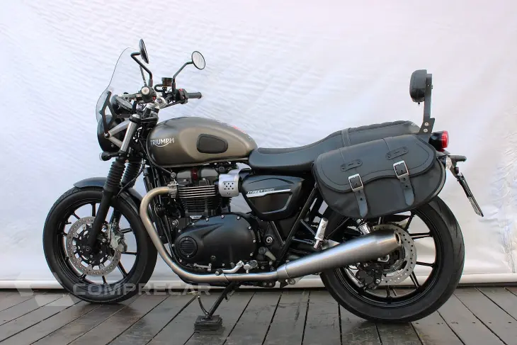 TRIUMPH STREET TWIN