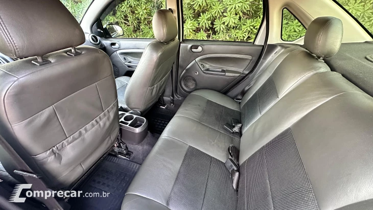 FIESTA 1.6 SE Sedan 16V