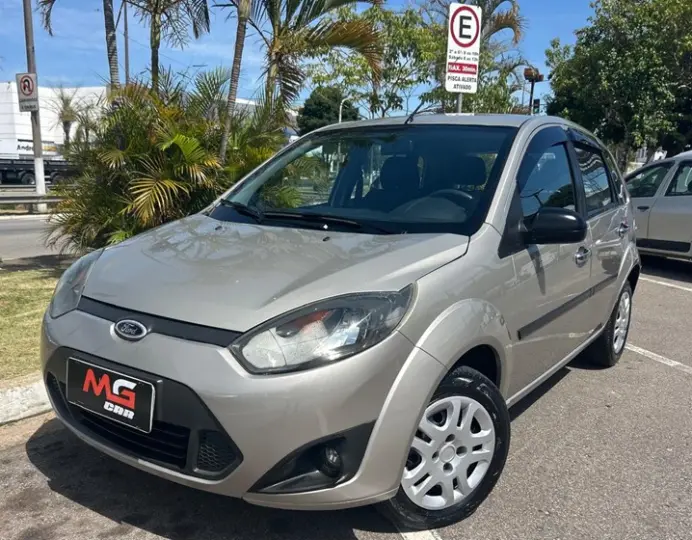 FIESTA 1.6 MPI Class Hatch 8V