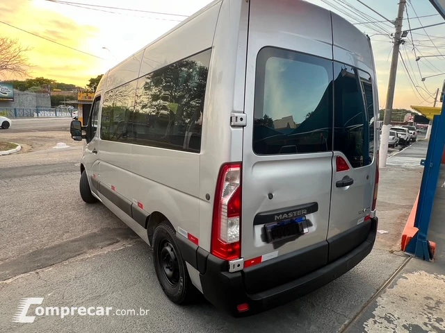 Master 2.3 16V 4P DCI DIESEL MINIBUS EXECUTIVE L3H2 16 LUGAR