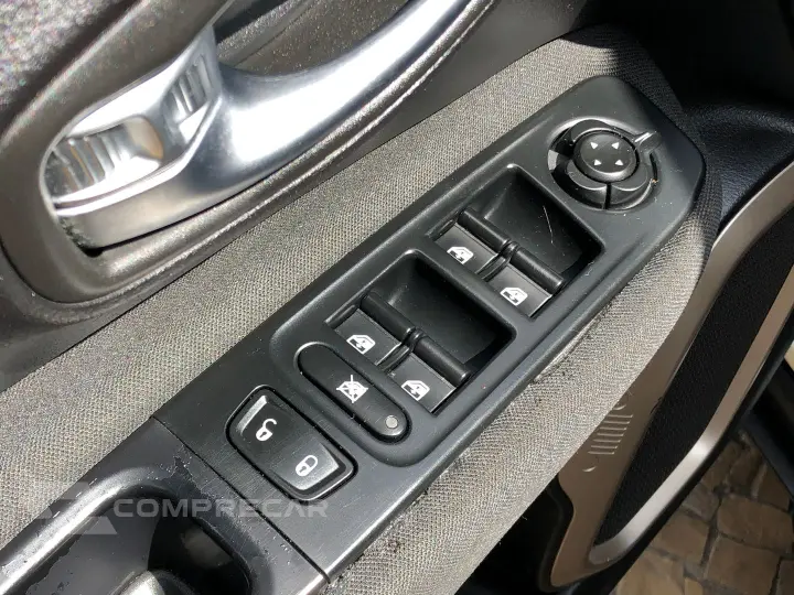 Renegade 1.8 16V Flex Sport 4P Automático