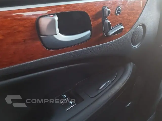 EQUUS - 4.6 V8 SEDAN 4P AUTOMÁTICO