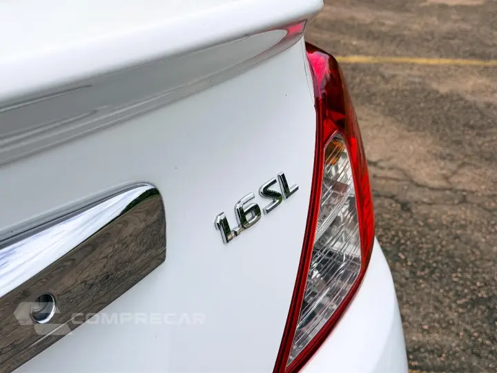 VERSA SL 1.6 16V FlexStart 4p Aut.